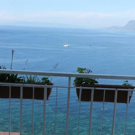 Sole E Mare Di Chianalea