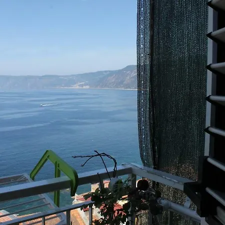 Sole E Mare Di Chianalea